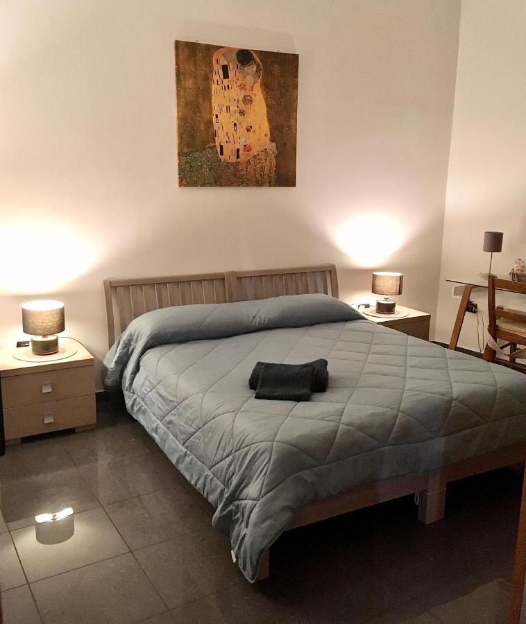 Blackboard House Guest house *